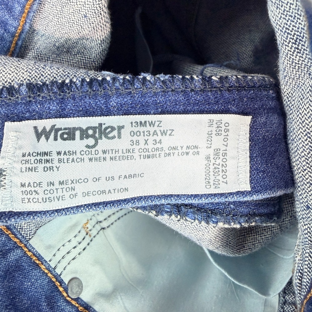 Wrangler Jeans Mens Sz 38x34 Blue Denim (Actual Sz 37X32) Thrashed Bootcut - Picture 4 of 11